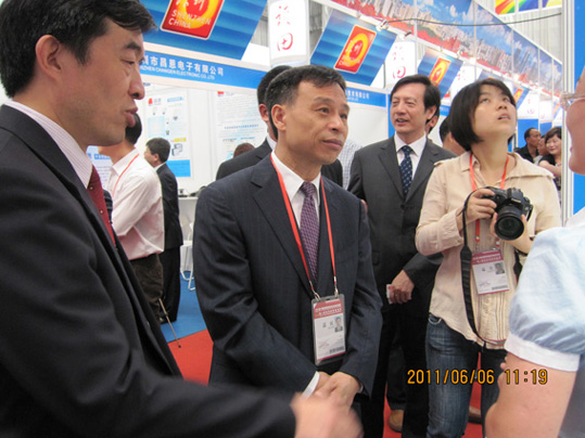 国产蜜桃AV在线免费看科技小額電子支付解決方案亮相“昆交會”